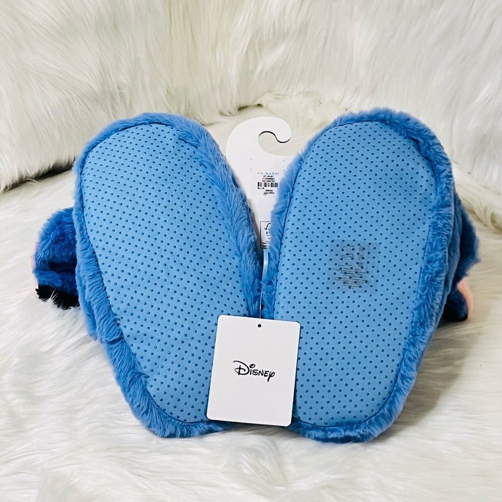 Disney's Lilo & Stitch 3D Slippers - Picture 8 of 9